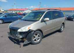 2004 TOYOTA SIENNA CE