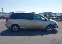 2004 TOYOTA SIENNA CE