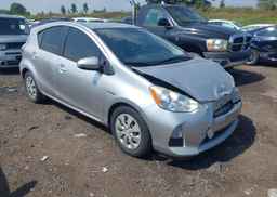 2013 TOYOTA Prius c