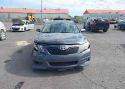 2011 TOYOTA CAMRY SE