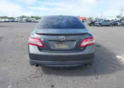 2011 TOYOTA CAMRY SE