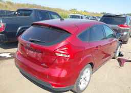 2015 FORD FOCUS SE