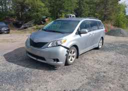 2011 TOYOTA SIENNA LE