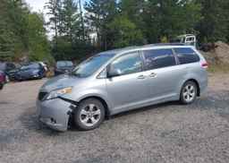 2011 TOYOTA SIENNA LE