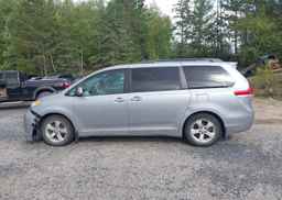 2011 TOYOTA SIENNA LE