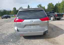 2011 TOYOTA SIENNA LE