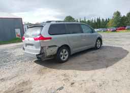 2011 TOYOTA SIENNA LE