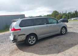 2011 TOYOTA SIENNA LE