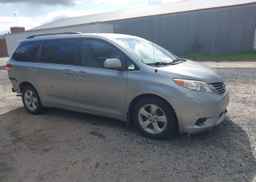 2011 TOYOTA SIENNA LE