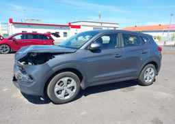 2016 HYUNDAI TUCSON SE