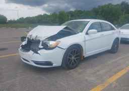 2014 CHRYSLER 200 LX