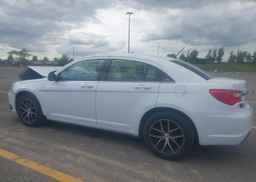 2014 CHRYSLER 200 LX