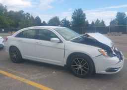 2014 CHRYSLER 200 LX