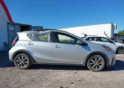 2018 TOYOTA Prius c
