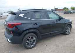 2022 KIA SELTOS EX