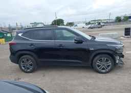2022 KIA SELTOS EX