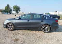 2022 KIA FORTE GT LINE