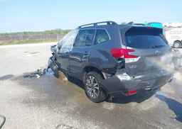 2022 SUBARU FORESTER LIMITED