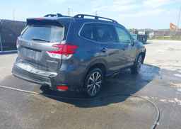 2022 SUBARU FORESTER LIMITED