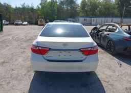 2016 TOYOTA CAMRY SE