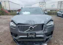 2017 VOLVO XC90 T6