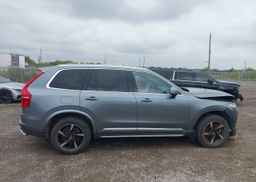 2017 VOLVO XC90 T6