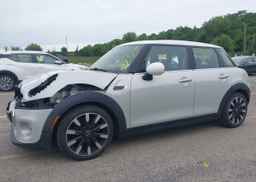 2017 MINI 5 DOOR COOPER
