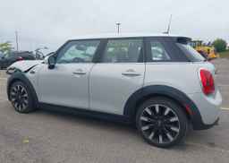2017 MINI 5 DOOR COOPER