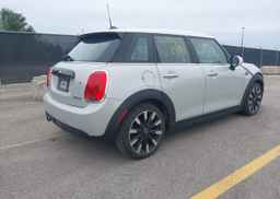 2017 MINI 5 DOOR COOPER