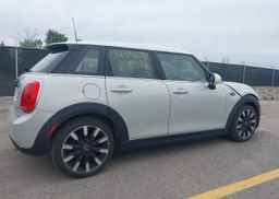 2017 MINI 5 DOOR COOPER