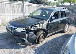 2010 SUBARU FORESTER XS