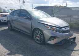 2023 KIA FORTE5 GT