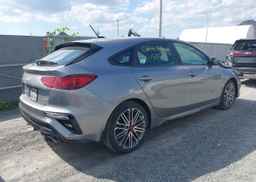 2023 KIA FORTE5 GT