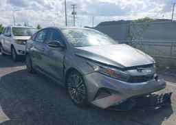 2023 KIA FORTE5 GT