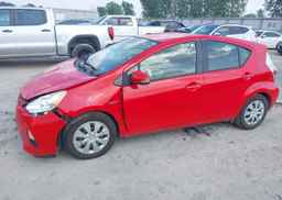 2014 TOYOTA Prius c