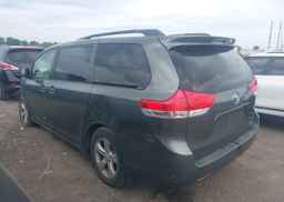 2014 TOYOTA SIENNA