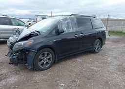 2020 TOYOTA SIENNA SE
