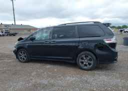 2020 TOYOTA SIENNA SE