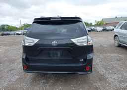 2020 TOYOTA SIENNA SE