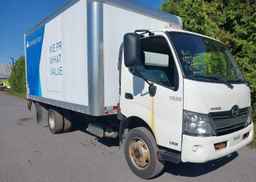 2016 HINO 195