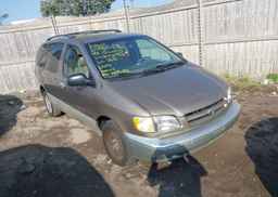 1998 TOYOTA SIENNA LE
