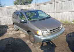 1998 TOYOTA SIENNA LE