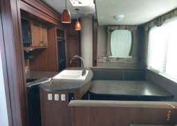 2014 PROWLER 33PBH