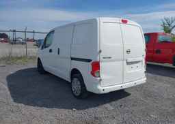 2018 NISSAN NV200