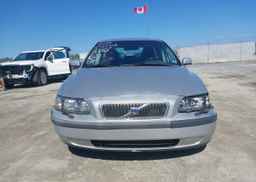 2004 VOLVO V70 2.4