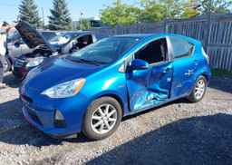 2014 TOYOTA Prius c