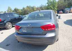2013 VOLKSWAGEN PASSAT