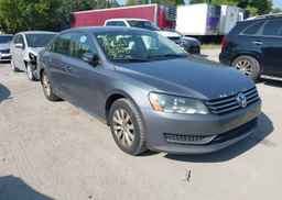 2013 VOLKSWAGEN PASSAT