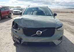 2024 VOLVO XC40 ULTIMATE