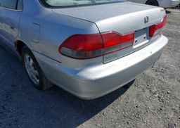 2002 HONDA ACCORD SE